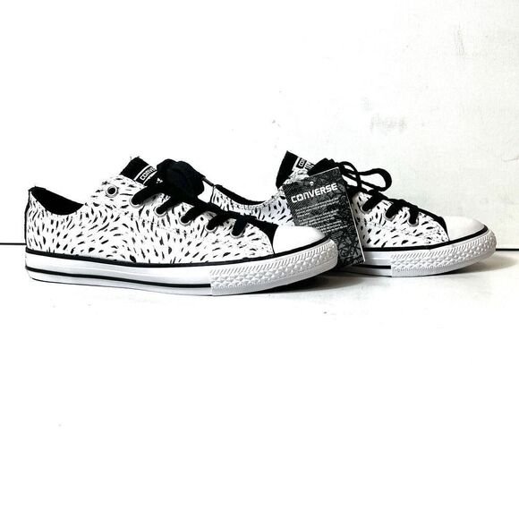 Converse All Star Women's 6.5-7 Black White Glossy Sneakers Lace Up Youth 5 Low - Picture 4 of 9